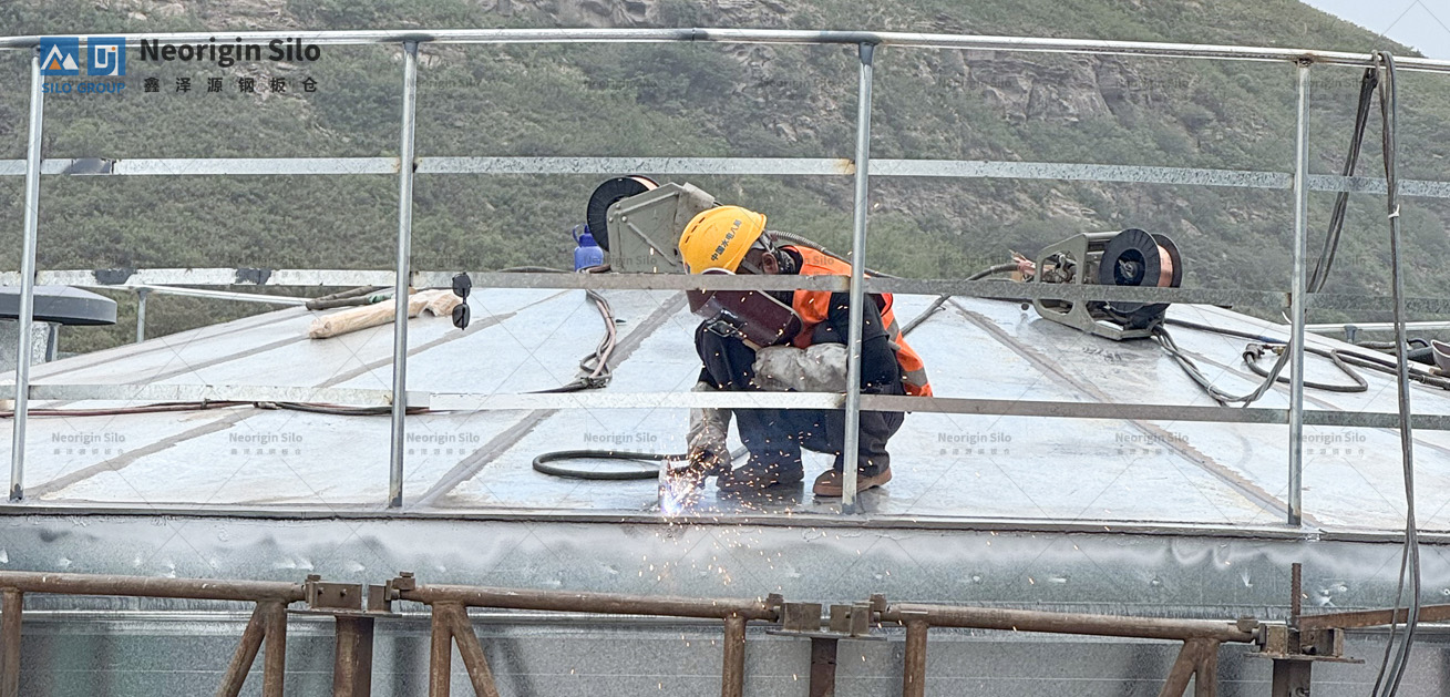 螺旋式载氟氧化铝钢板仓_4